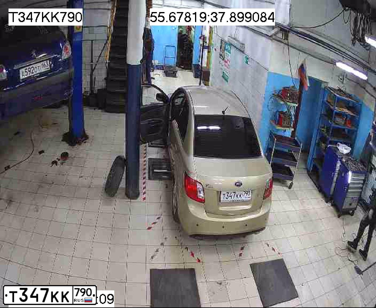 Фото автомобиля KIA RIO, 2010 — госномер А355ХВ252. Цвет: БЕЖЕВЫЙ