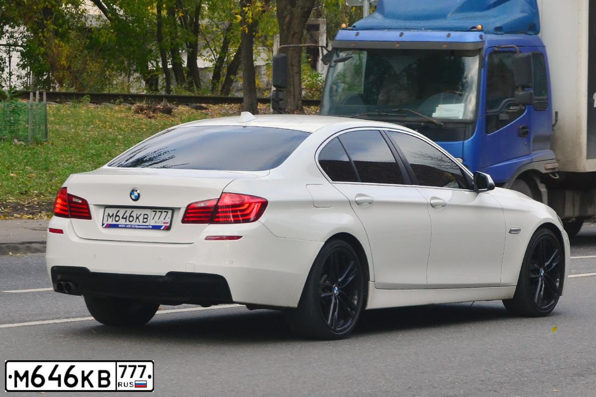 Фото автомобиля BMW SERIE 5, 2013 — госномер М646КВ777. Цвет: БЕЛЫЙ