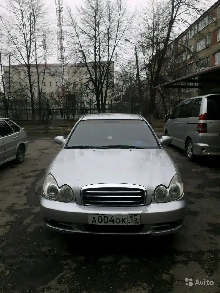 Фото автомобиля TAGAZ SONATA, 2005 — госномер А004ОК15. Цвет: Серебристый