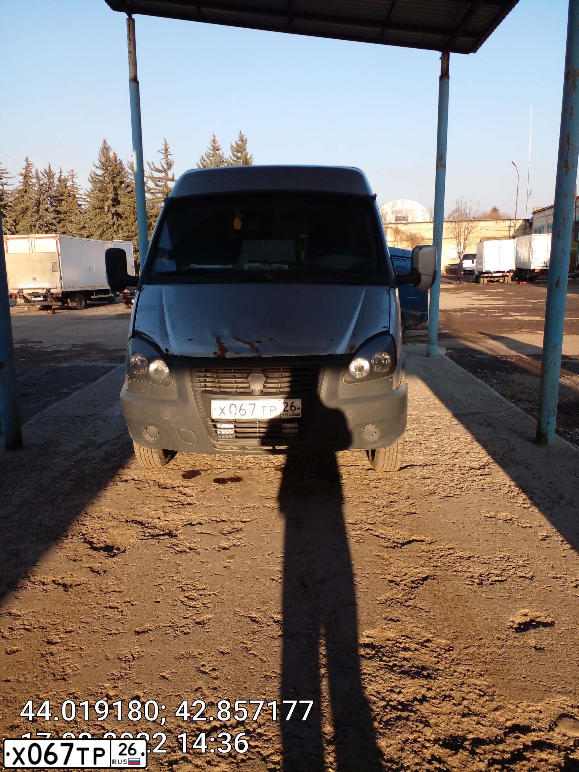 Фото автомобиля GAZ Z 2705 GAZEL, 2008 — госномер Х067ТР26. Цвет: СВЕТЛО СЕРЫЙ