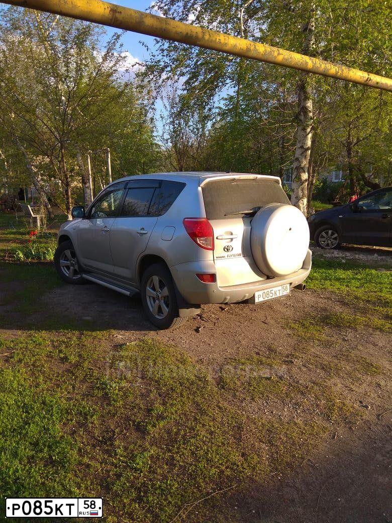 Фото автомобиля TOYOTA RAV4, 2008 — госномер Н747УТ58. Цвет: Серебристый