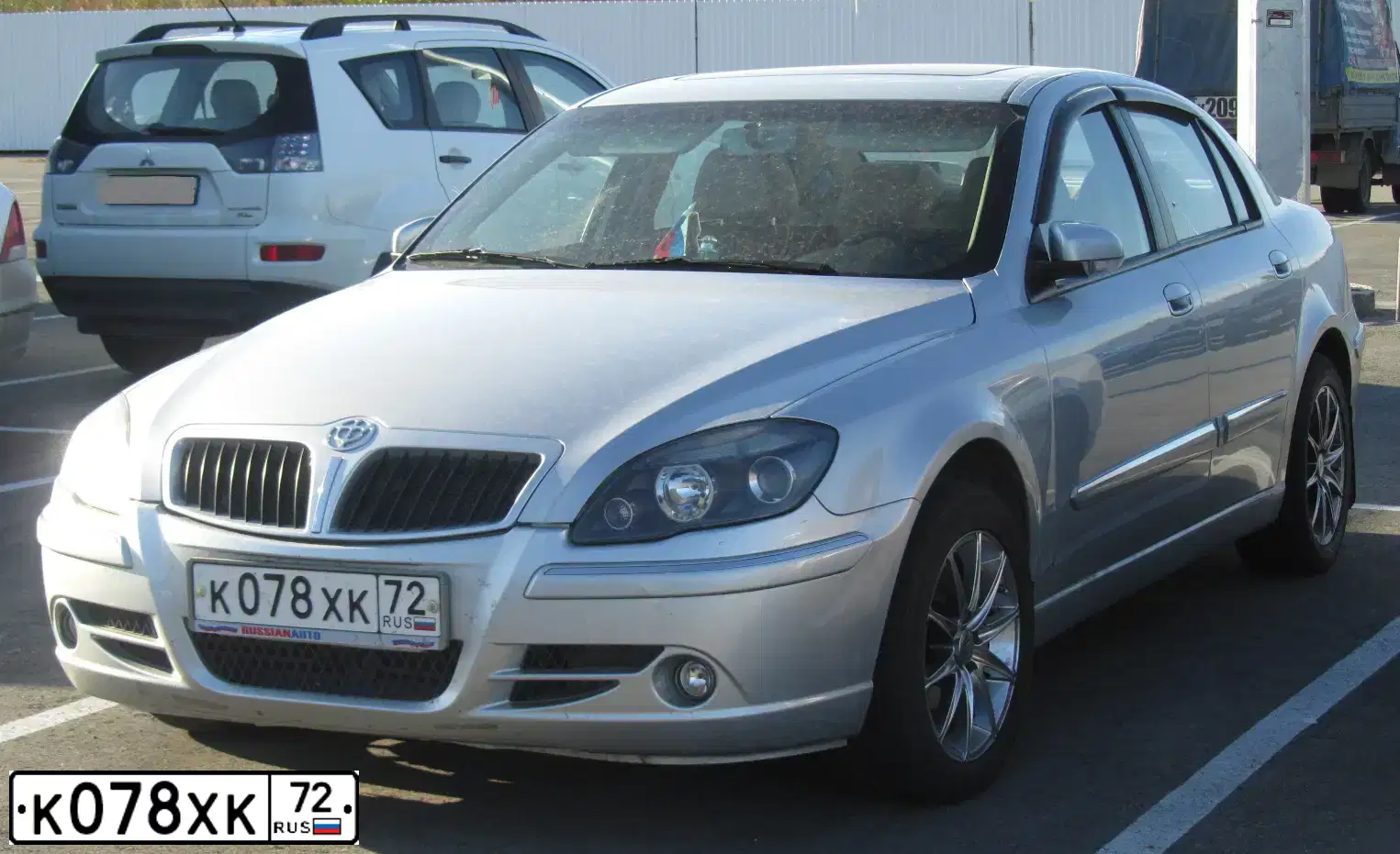 Фото автомобиля BRILLIANCE M 1 /ZHONGHUA/, 2008 — госномер К078ХК72. Цвет: Серебристый
