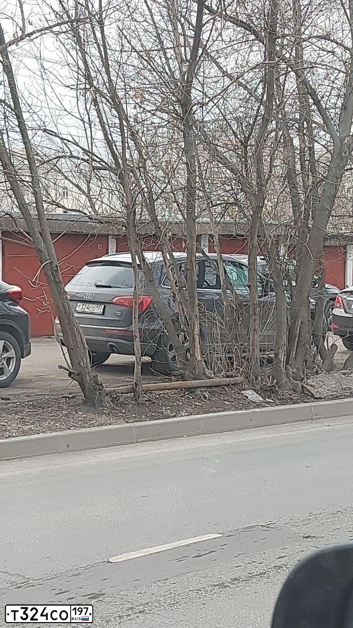 Фото автомобиля AUDI Q5, 2012 — госномер Т324СО197. Цвет: ФИОЛЕТОВЫЙ СВЕТЛЫЙ