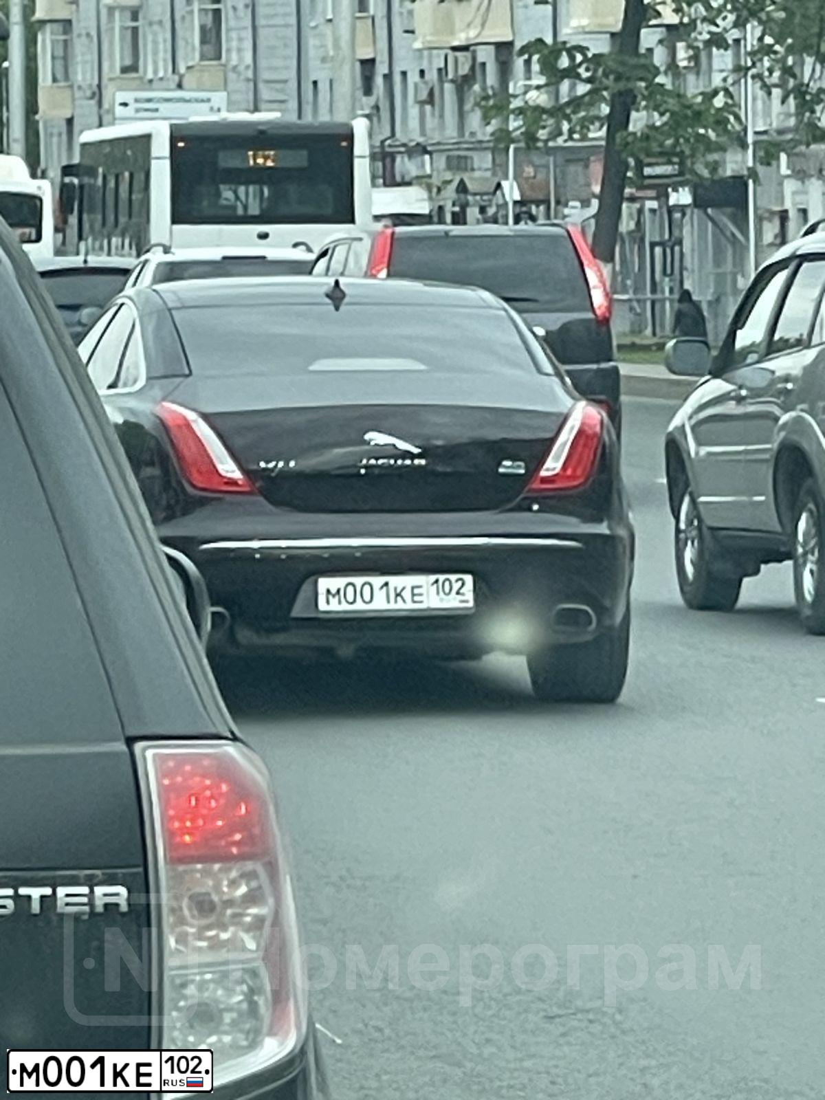 Фото автомобиля TOYOTA COROLLA, 2003 — госномер М001КЕ102. Цвет: СЕРЫЙ