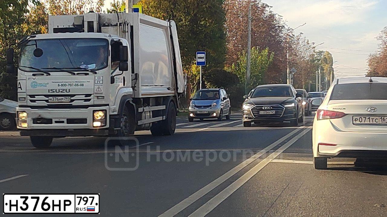 Фото автомобиля ISUZU FVR, 2019 — госномер Н376НР797. Цвет: Белый