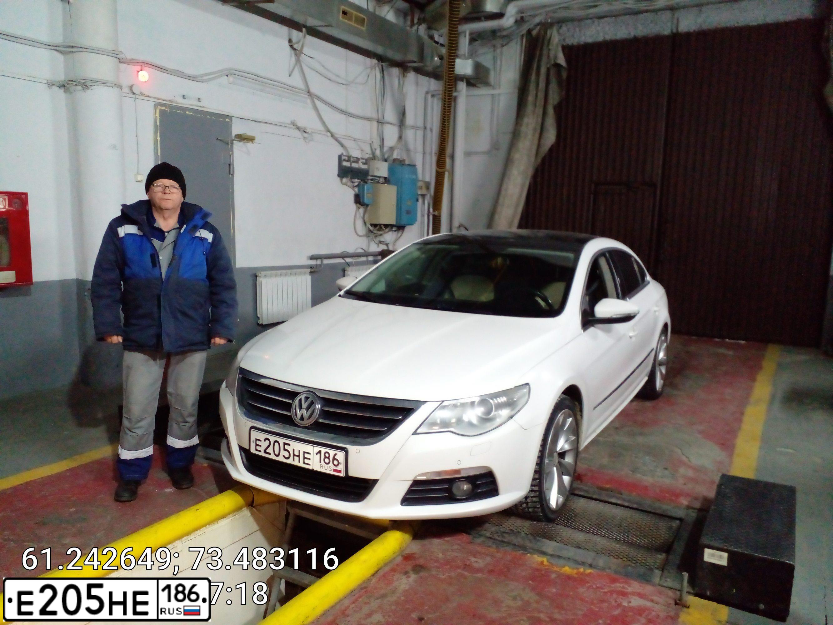 Фото автомобиля VOLKSWAGEN CC, 2011 — госномер К009СО36. Цвет: Белый