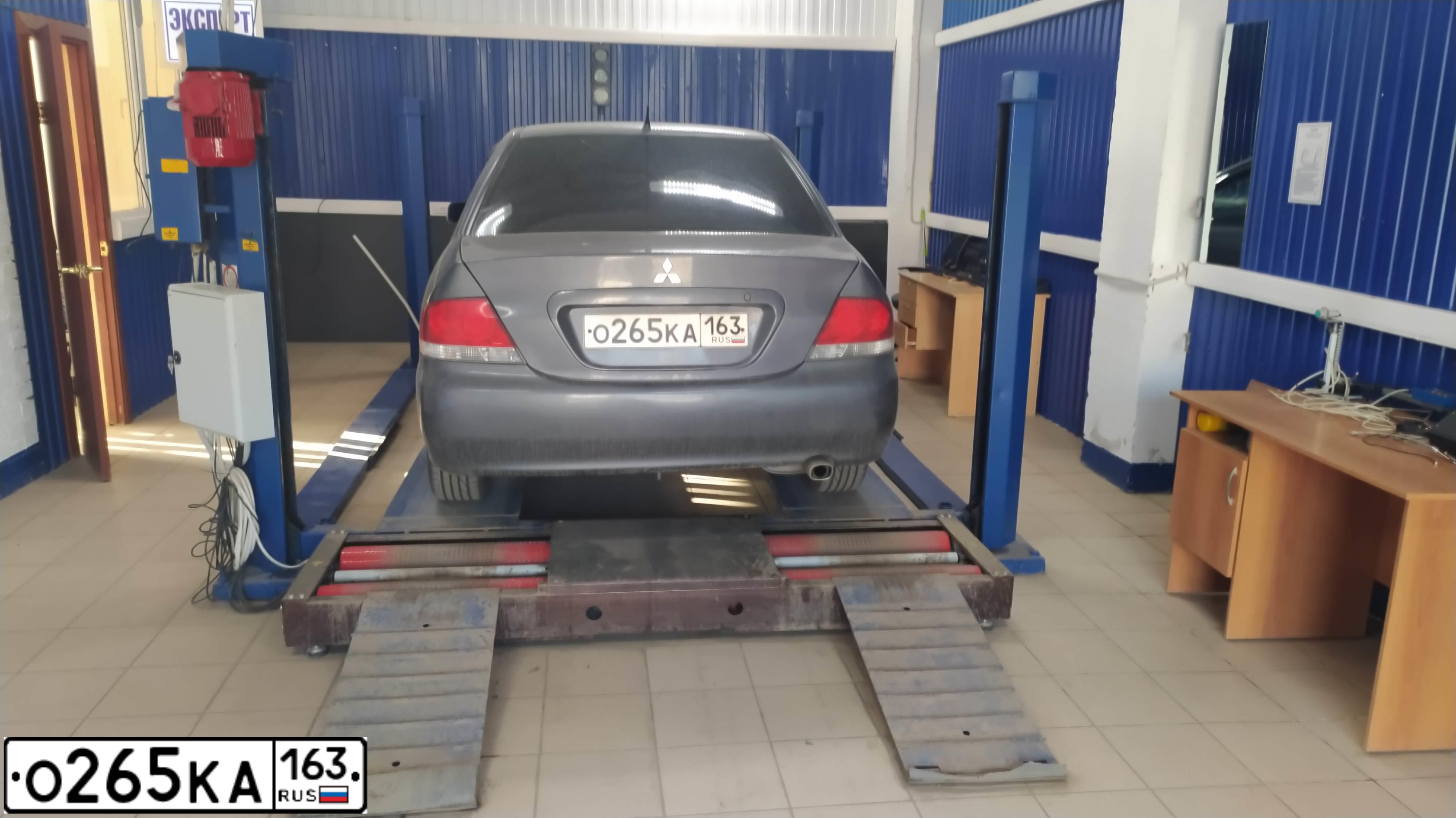 Фото автомобиля MITSUBISHI LANCER, 2006 — госномер Х388КК37. Цвет: ЧЕРНЫЙ