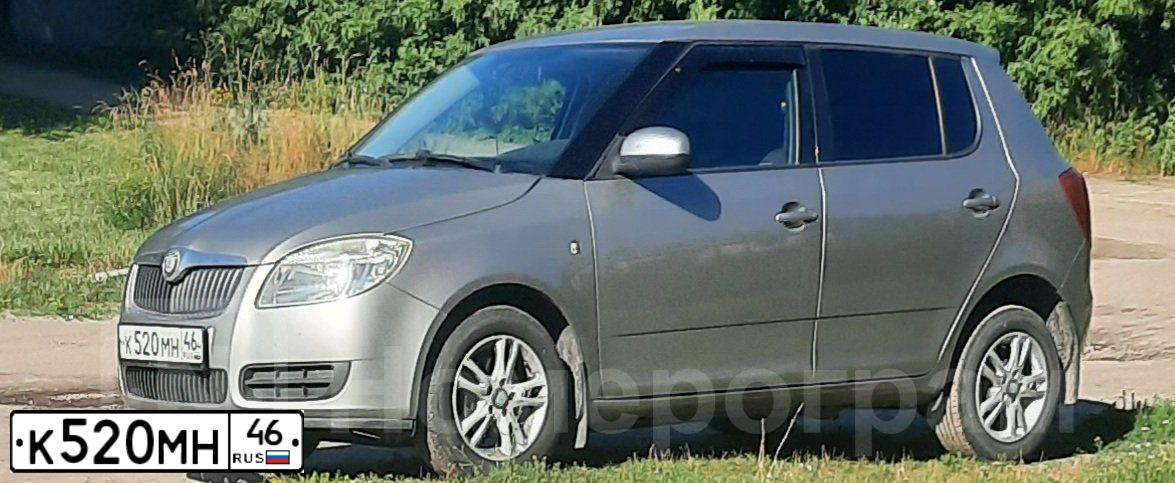 Фото автомобиля SKODA FABIA, 2008 — госномер К520МН46. Цвет: СЕРЫЙ