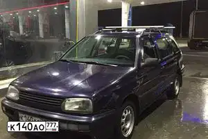 Фото автомобиля VOLKSWAGEN GOLF, 1999 — госномер У703КС97. Цвет: СВЕТЛО-СЕРЫЙ
