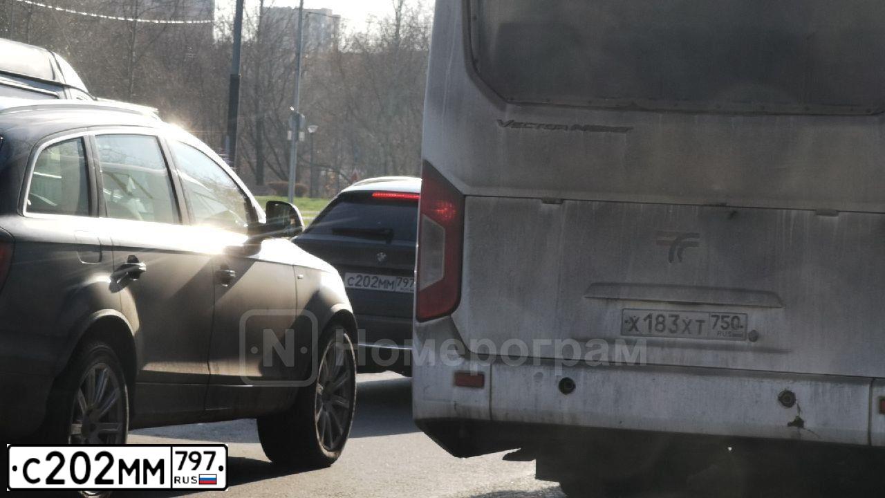 Фото автомобиля BMW 520D XDRIVE, 2020 — госномер С202ММ797. Цвет: СЕРЫЙ