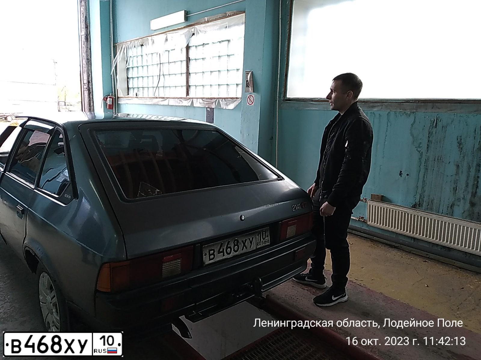 Фото автомобиля AZLK MOSKWITSCH 2141, 1994 — госномер В468ХУ10. Цвет: СЕРЫЙ