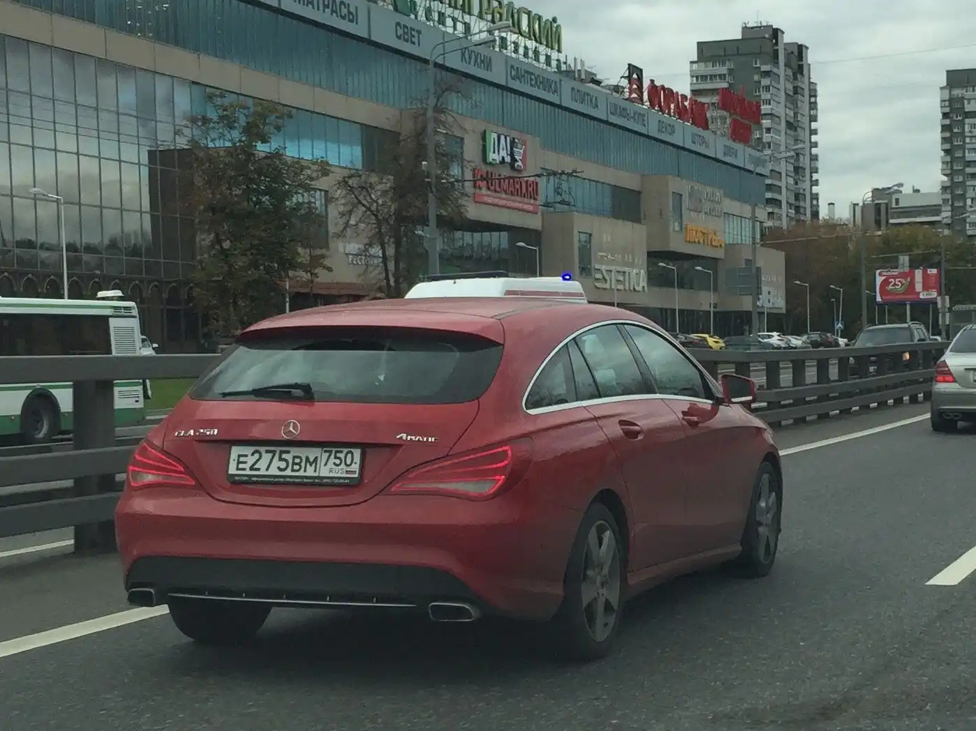 Фото автомобиля MERCEDES CLA-KLASSE, 2015 — госномер К800АС977. Цвет: КРАСНЫЙ