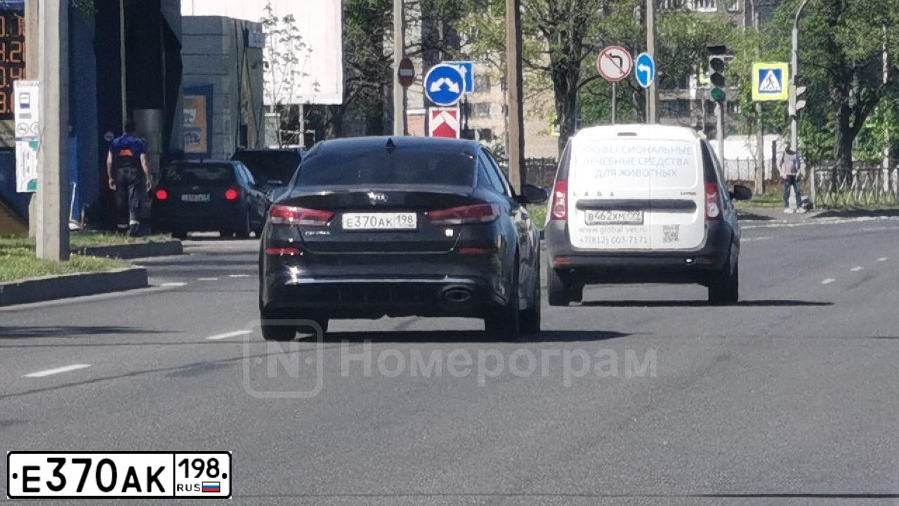 Фото автомобиля KIA MAGENTIS  OPTIMA, 2019 — госномер Е370АК198. Цвет: БЕЛЫЙ
