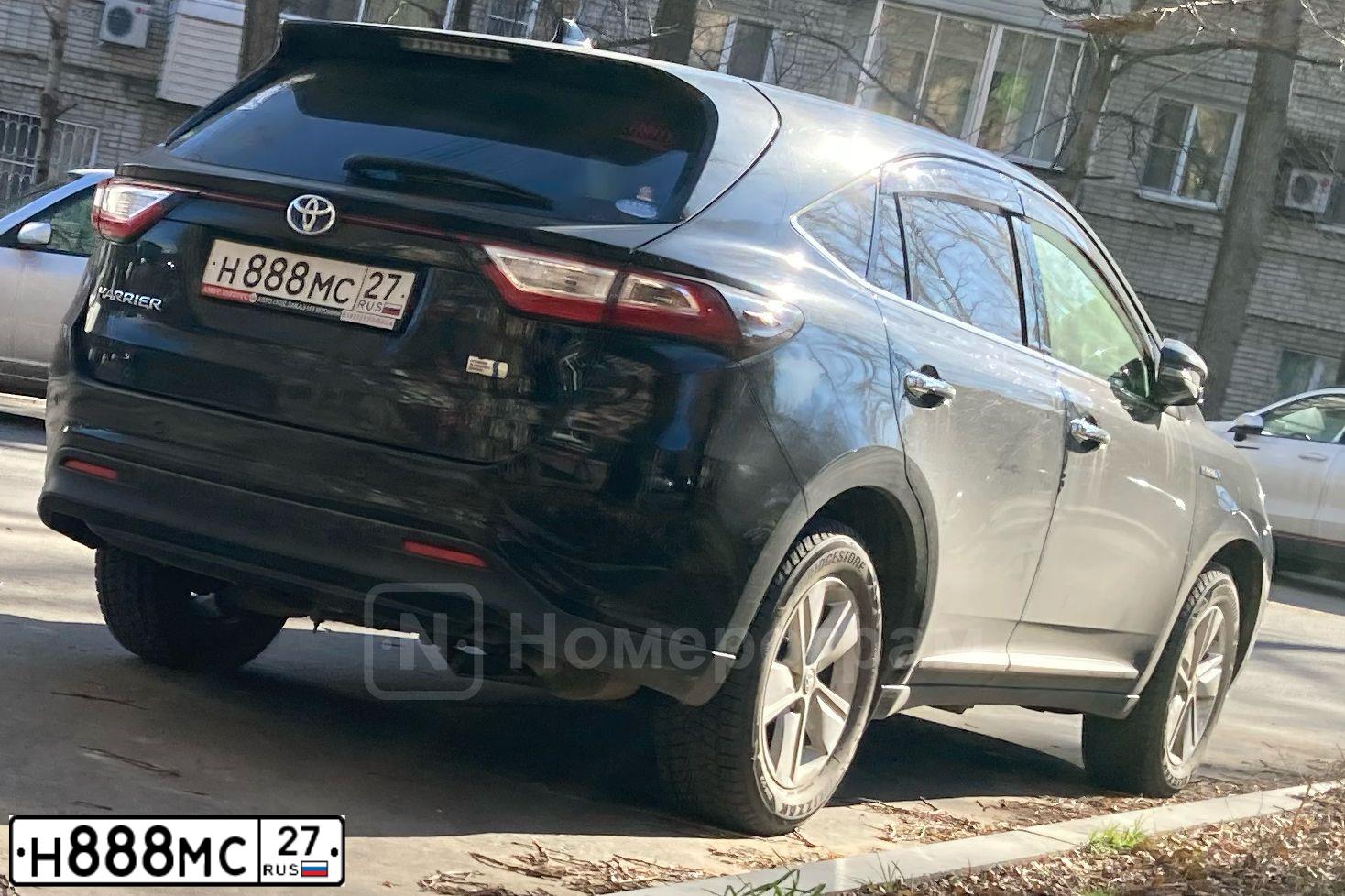 Фото автомобиля TOYOTA CAMRY, 2016 — госномер А888АМ27. Цвет: СЕРЫЙ МЕТАЛЛИК
