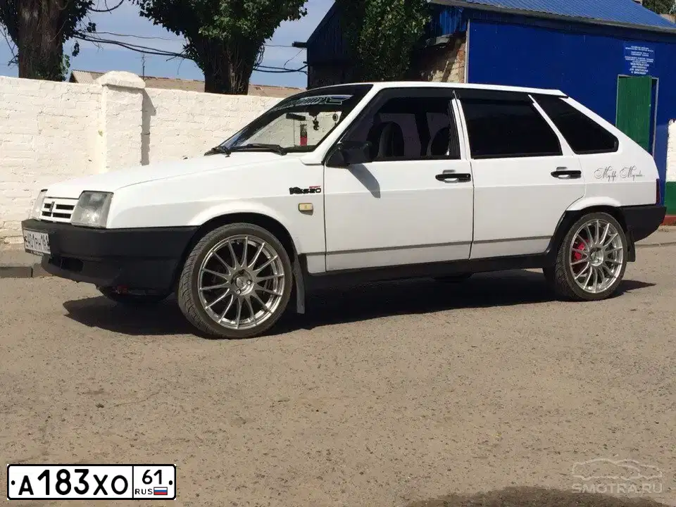 Фото автомобиля LADA 2109 SAMARA, 1997 — госномер А183ХО61. Цвет: БОРДОВЫЙ