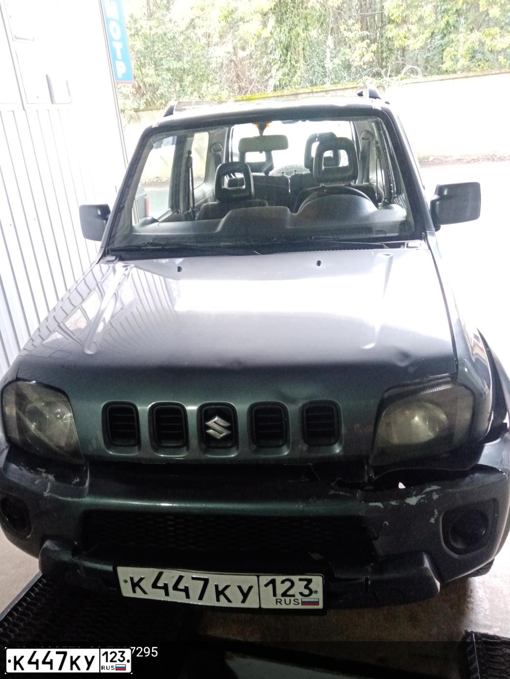 Фото автомобиля SUZUKI JIMNY, 2005 — госномер К447КУ123. Цвет: СЕРЫЙ