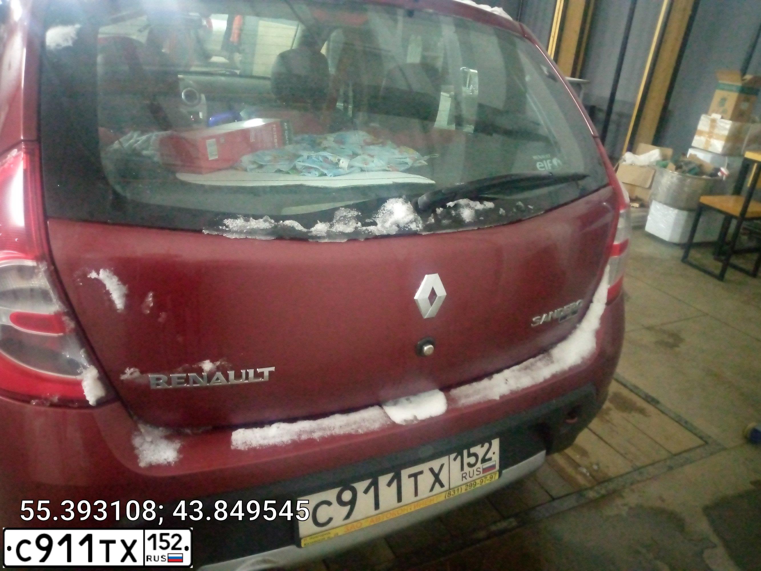 Фото автомобиля RENAULT SANDERO, 2011 — госномер С911ТХ152. Цвет: Красный