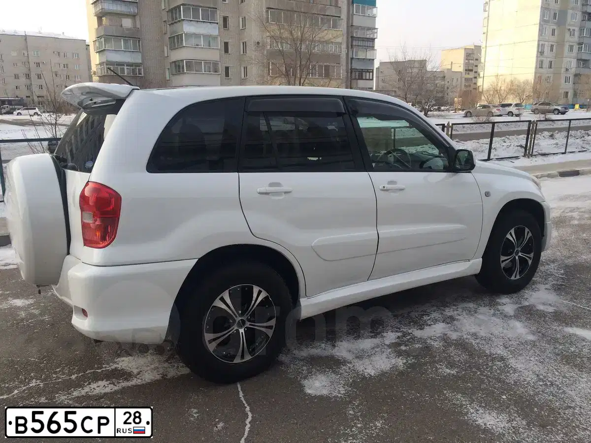 Фото автомобиля TOYOTA RAV4, 2002 — госномер В565СР28