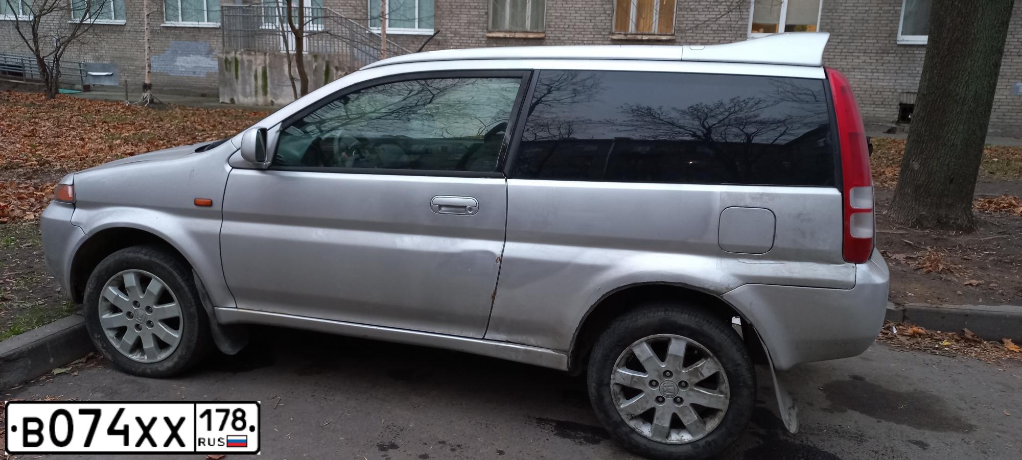 Фото автомобиля HONDA HR-V, 1999 — госномер Е752АК35. Цвет: СВЕТЛО СЕРЫЙ