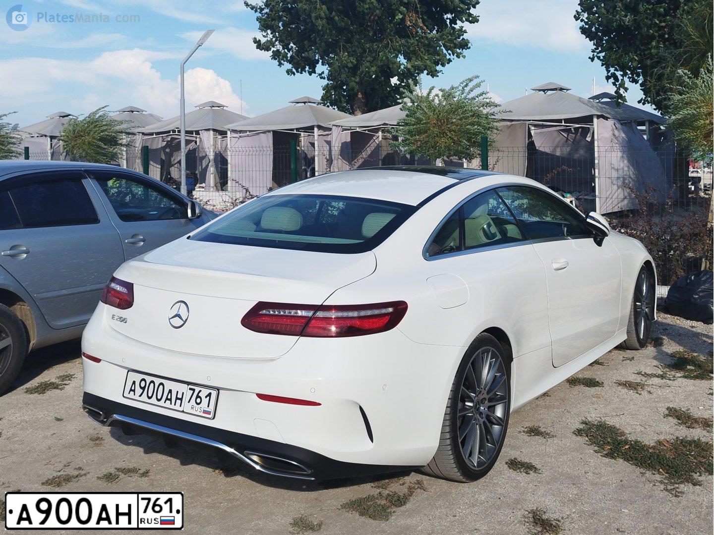 Фото автомобиля BMW SERIE 3, 2013 — госномер Е472АУ761. Цвет: БЕЛЫЙ МЕТАЛЛИК