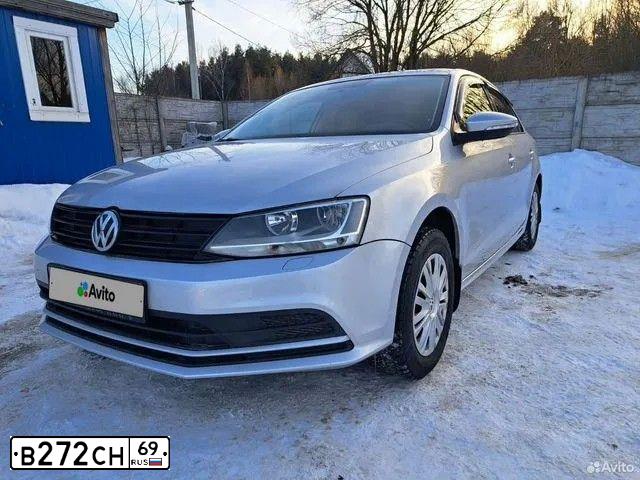 Фото автомобиля VOLKSWAGEN JETTA, 2018 — госномер В272СН69. Цвет: Серебристый