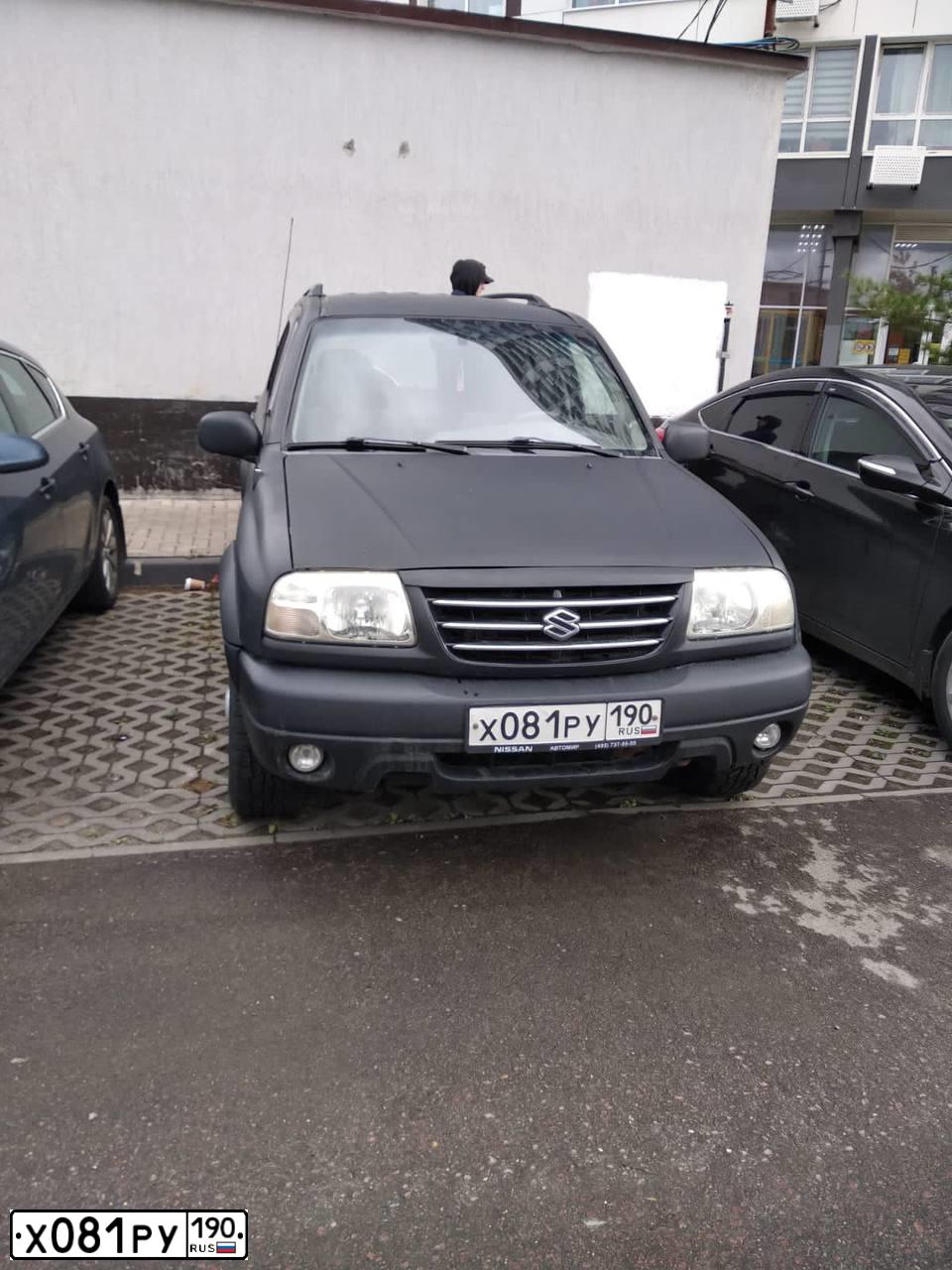 Фото автомобиля SUZUKI VITARA XL-7, 2001 — госномер Х081РУ190. Цвет: ЧЕРНЫЙ