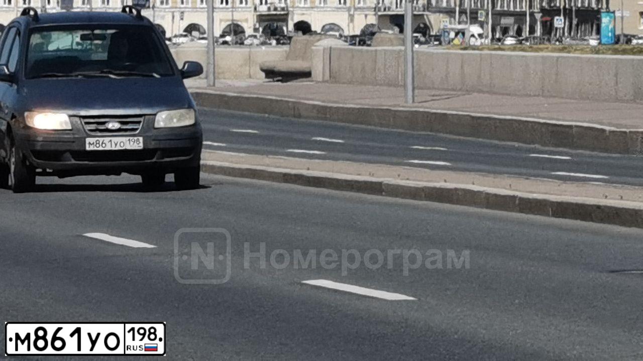 Фото автомобиля HYUNDAI MATRIX, 2003 — госномер М861УО198. Цвет: синий