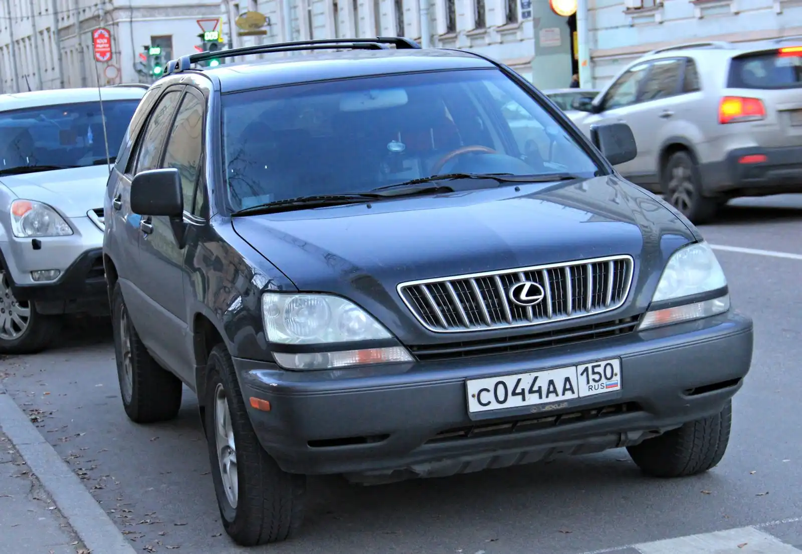 Фото автомобиля LEXUS RX, 2002 — госномер Е462ЕА716. Цвет: ЧЕРНЫЙ