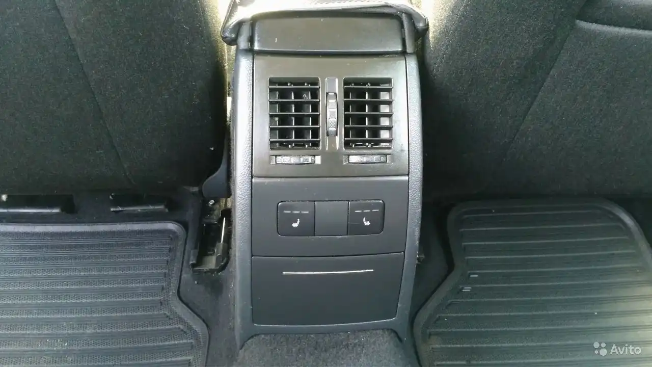 Фото автомобиля SKODA OCTAVIA, 2012 — госномер С511ОХ799. Цвет: БЕЖЕВЫЙ
