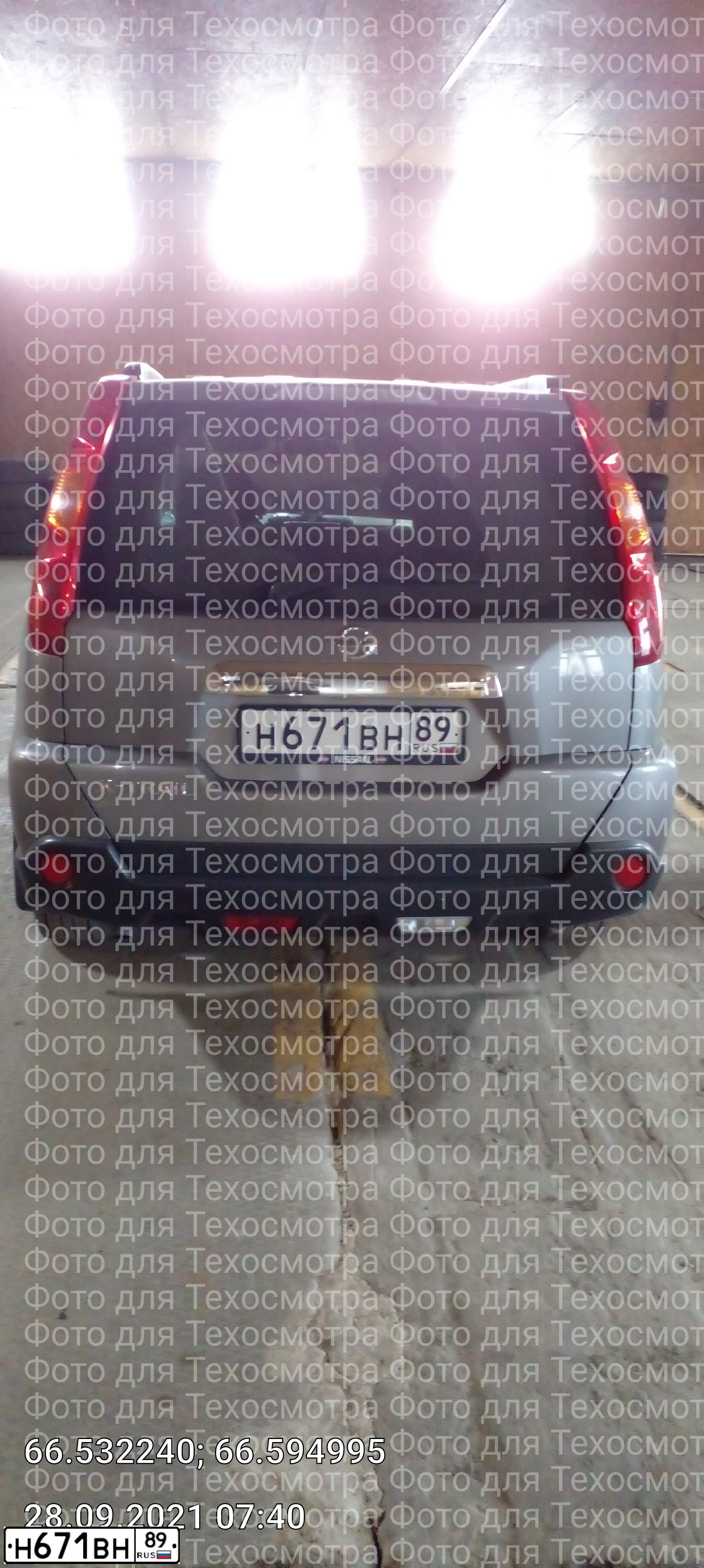 Фото автомобиля NISSAN X-TRAIL, 2007 — госномер Н671ВН89. Цвет: СЕРЫЙ