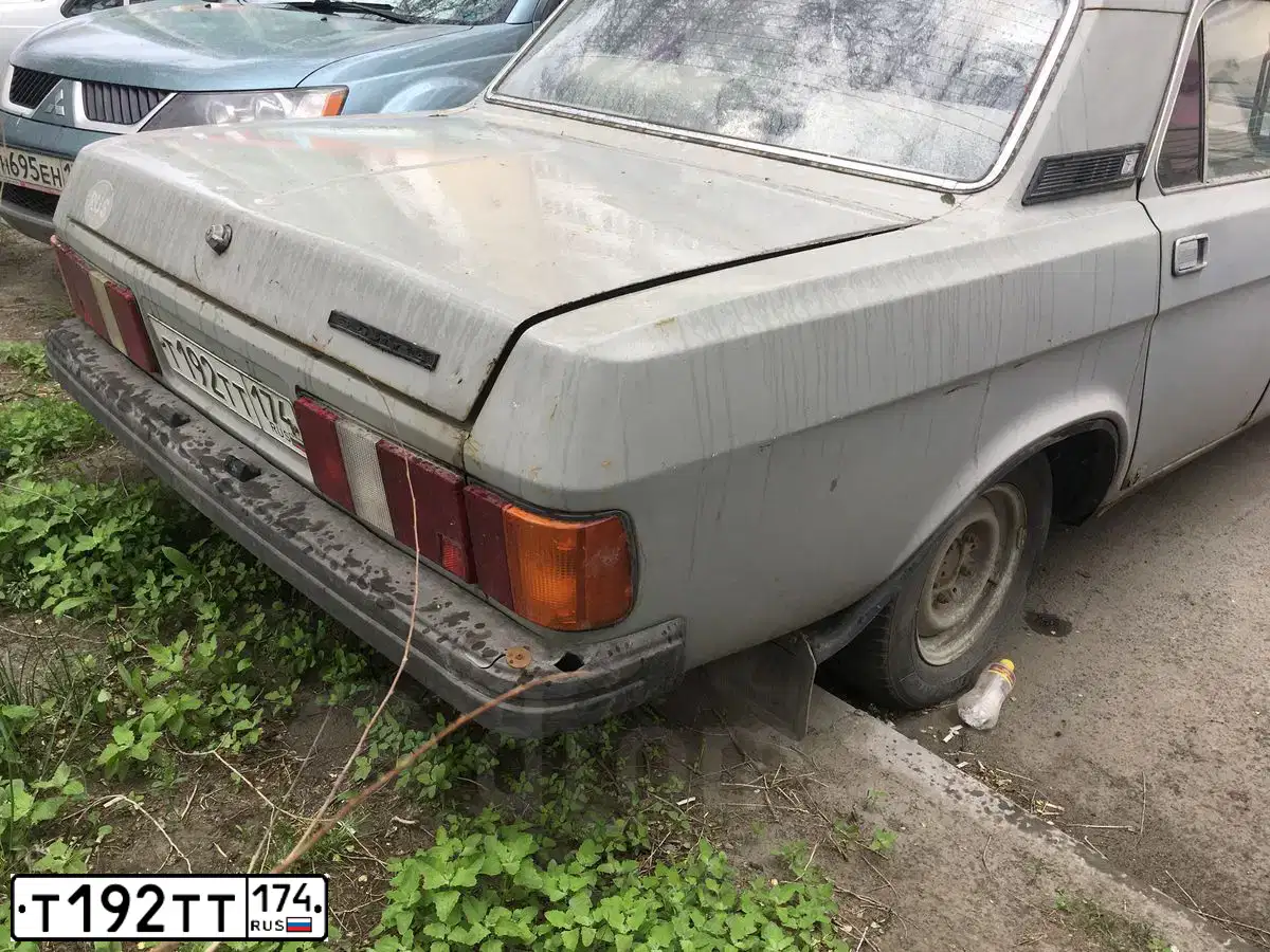 Фото автомобиля GAZ 3102 WOLGA, 1995 — госномер Т192ТТ174. Цвет: СЕРЫЙ