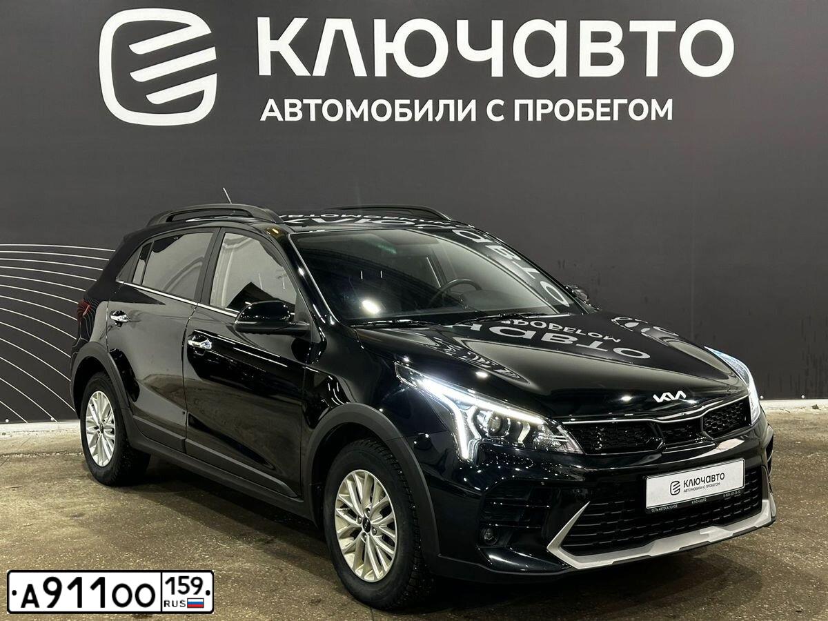Фото автомобиля KIA RIO, 2022 — госномер Т223СС196. Цвет: ЧЕРНЫЙ