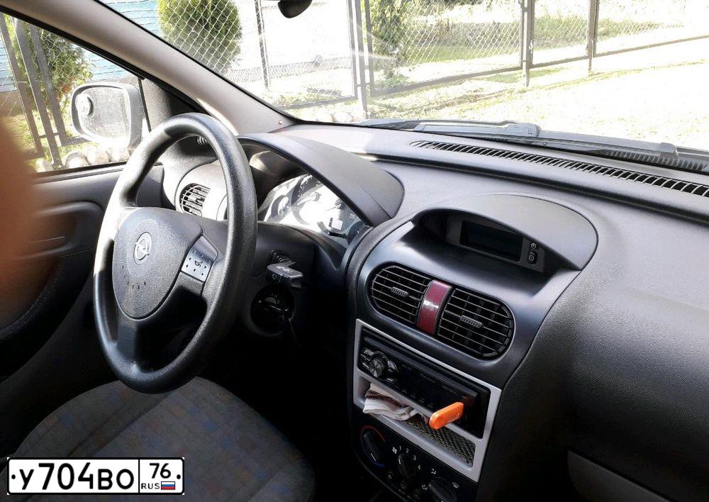 Фото автомобиля OPEL CORSA, 2001 — госномер М364ТУ44. Цвет: синий