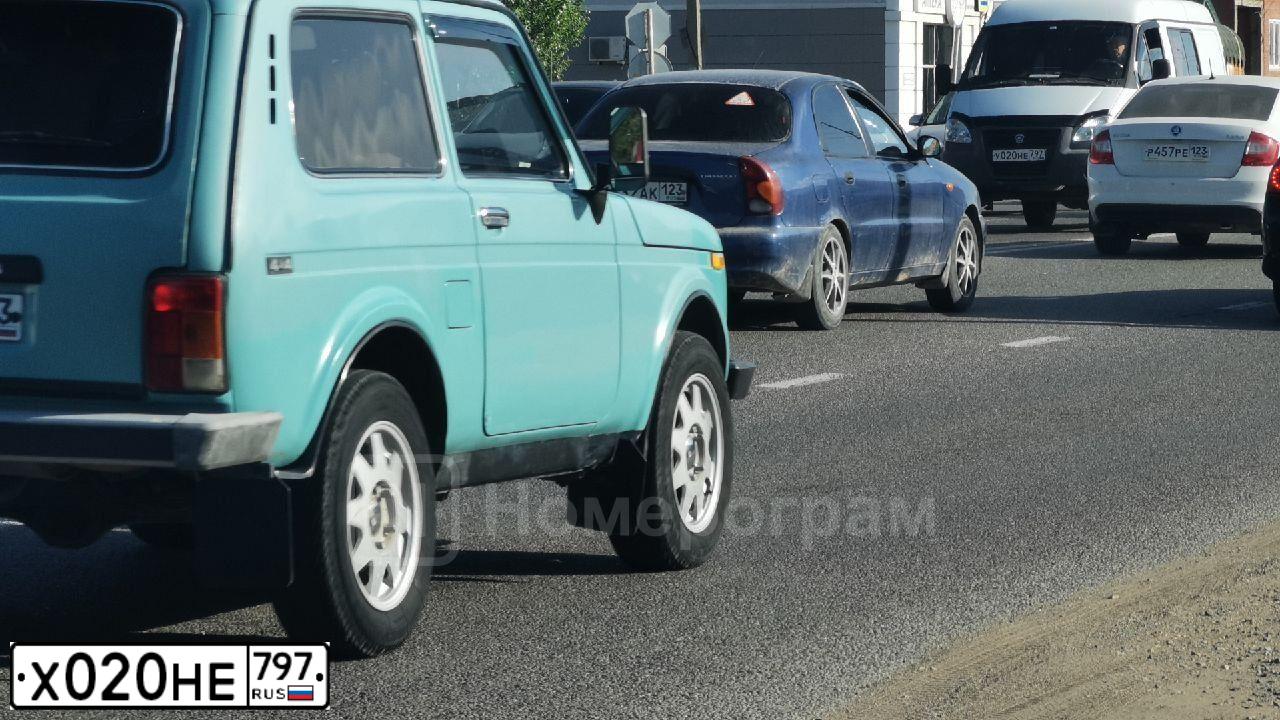 Фото автомобиля LADA 2114 SAMARA, 2006 — госномер Н824РН796. Цвет: Темно-зеленый