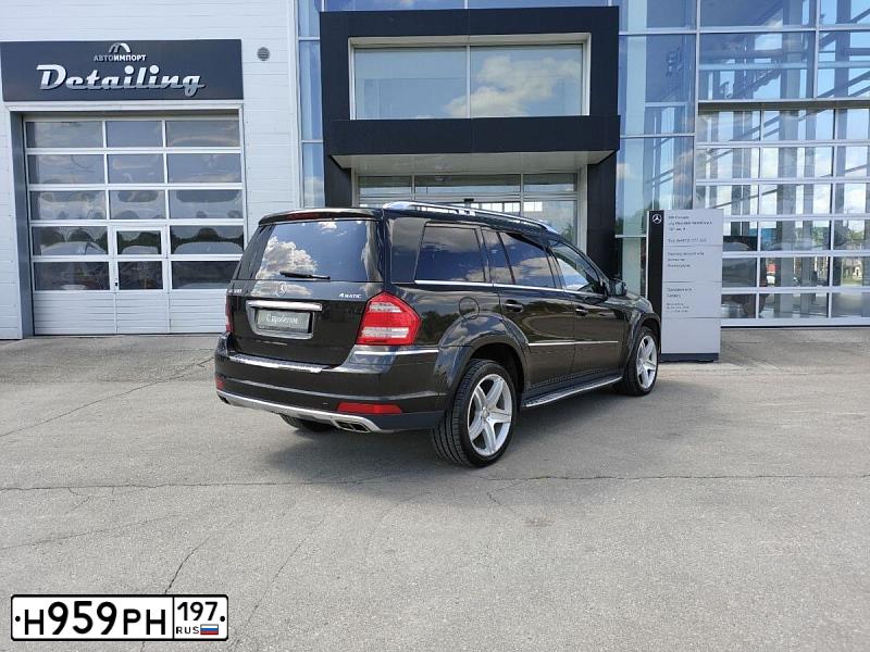 Фото автомобиля MERCEDES GL-KLASSE, 2011 — госномер Х153КМ62. Цвет: Коричневый