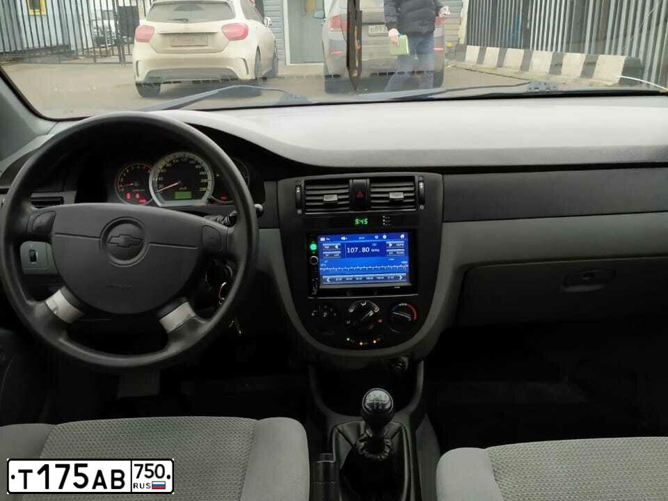 Фото автомобиля CHEVROLET LACETTI, 2010 — госномер С239МС190. Цвет: ЧЕРНЫЙ