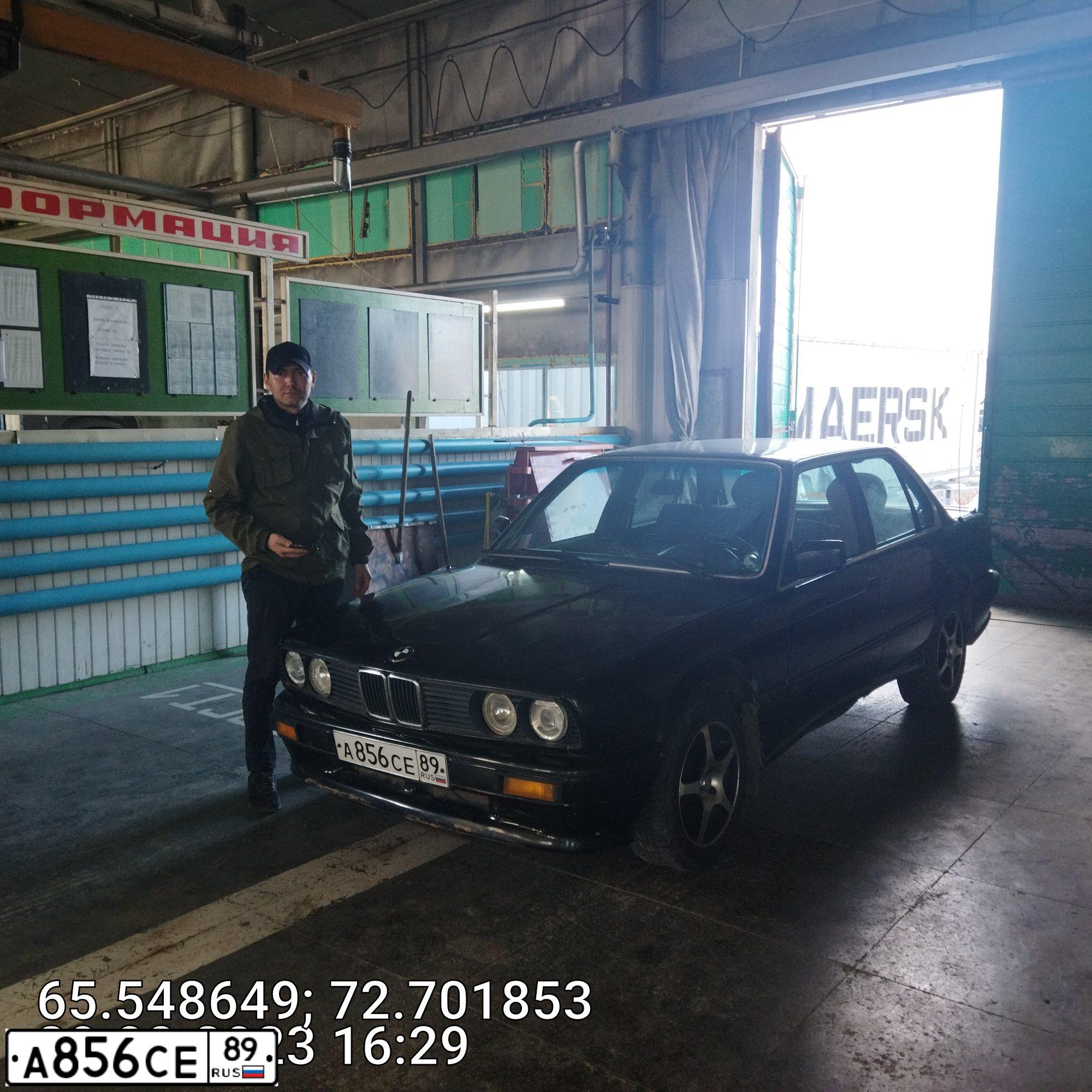 Фото автомобиля BMW SERIE 3, 1986 — госномер А856СЕ89. Цвет: ЧЕРНЫЙ