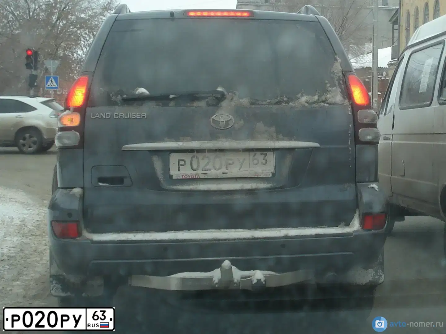 Фото автомобиля TOYOTA LANDCRUISER, 2010 — госномер Р020РУ63. Цвет: ЧЕРНЫЙ