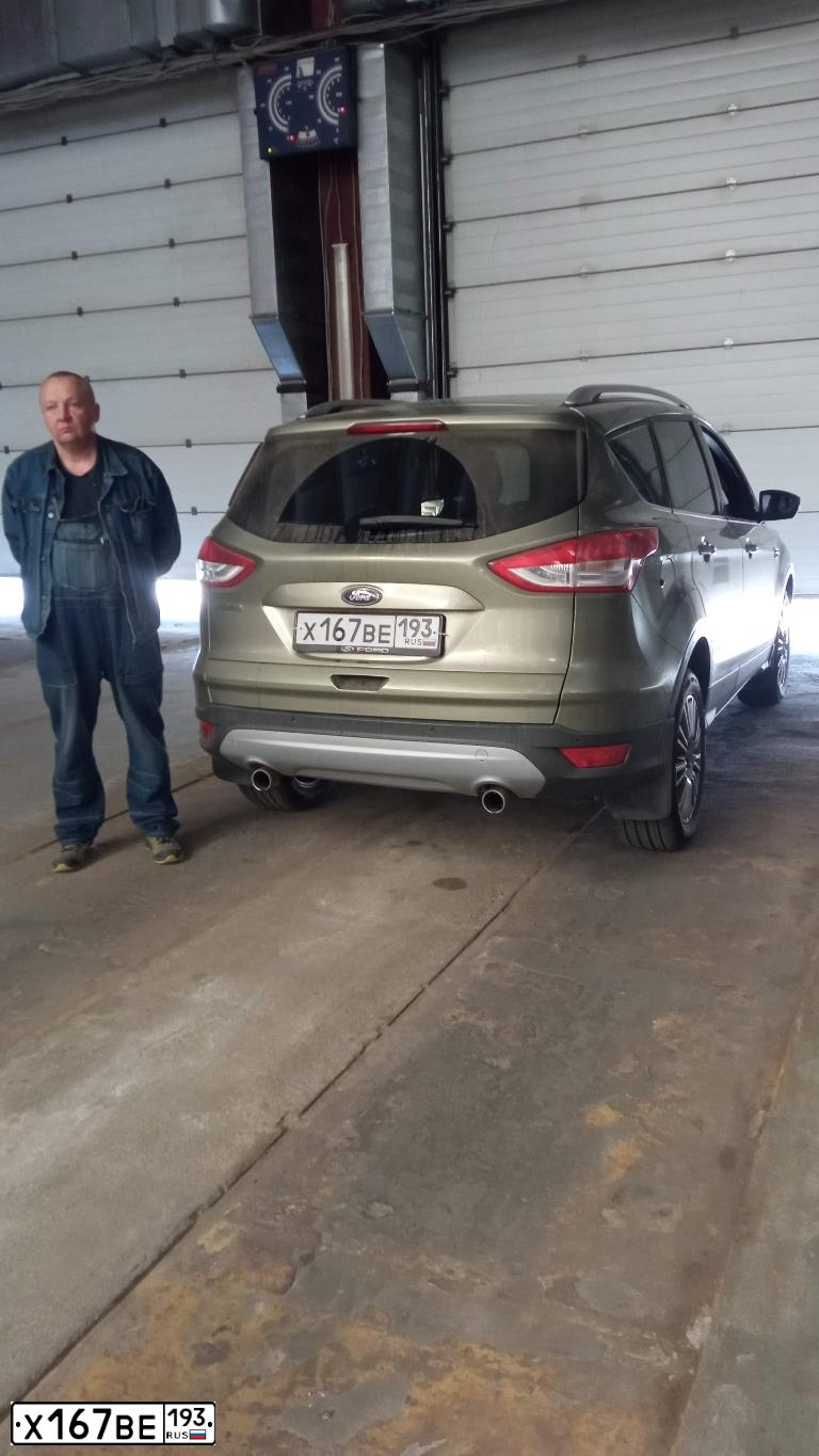 Фото автомобиля FORD KUGA, 2013 — госномер Е776ТН790. Цвет: СЕРО-ЗЕЛЕНЫЙ