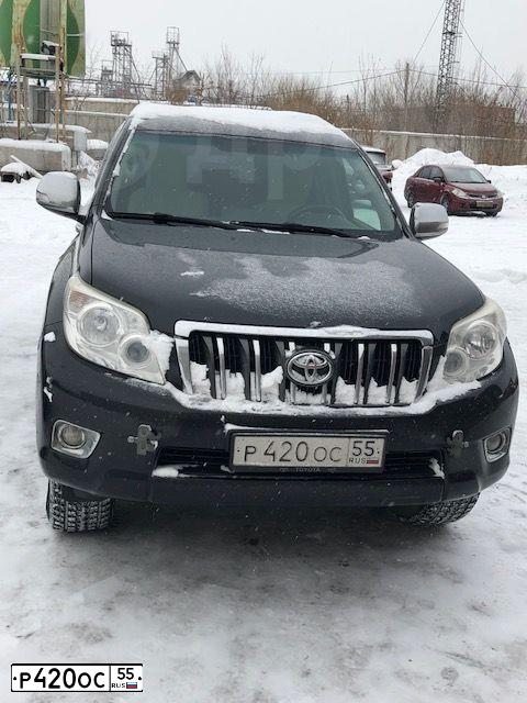 Фото автомобиля TOYOTA LANDCRUISER, 2009 — госномер Р420ОС55. Цвет: ЧЕРНЫЙ