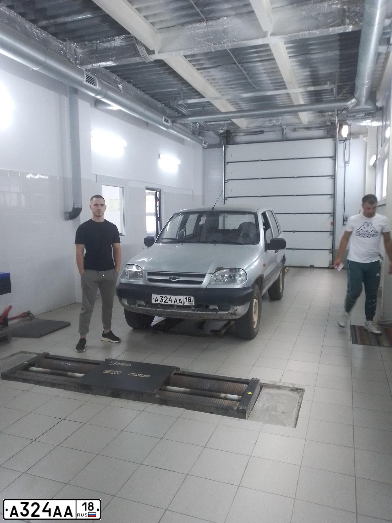 Фото автомобиля GAZ 3310 WALDAI, 2012 — госномер А324АА18. Цвет: Белый