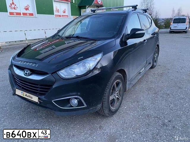 Фото автомобиля HYUNDAI IX35, 2010 — госномер В640ВХ12. Цвет: ЧЕРНЫЙ