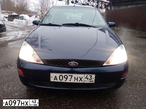 Фото автомобиля FORD FOCUS, 2003 — госномер В320СВ43. Цвет: Темно-синий