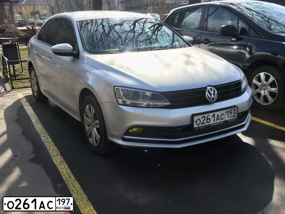 Фото автомобиля VOLKSWAGEN JETTA, 2015 — госномер К062ХХ35. Цвет: Серебристый