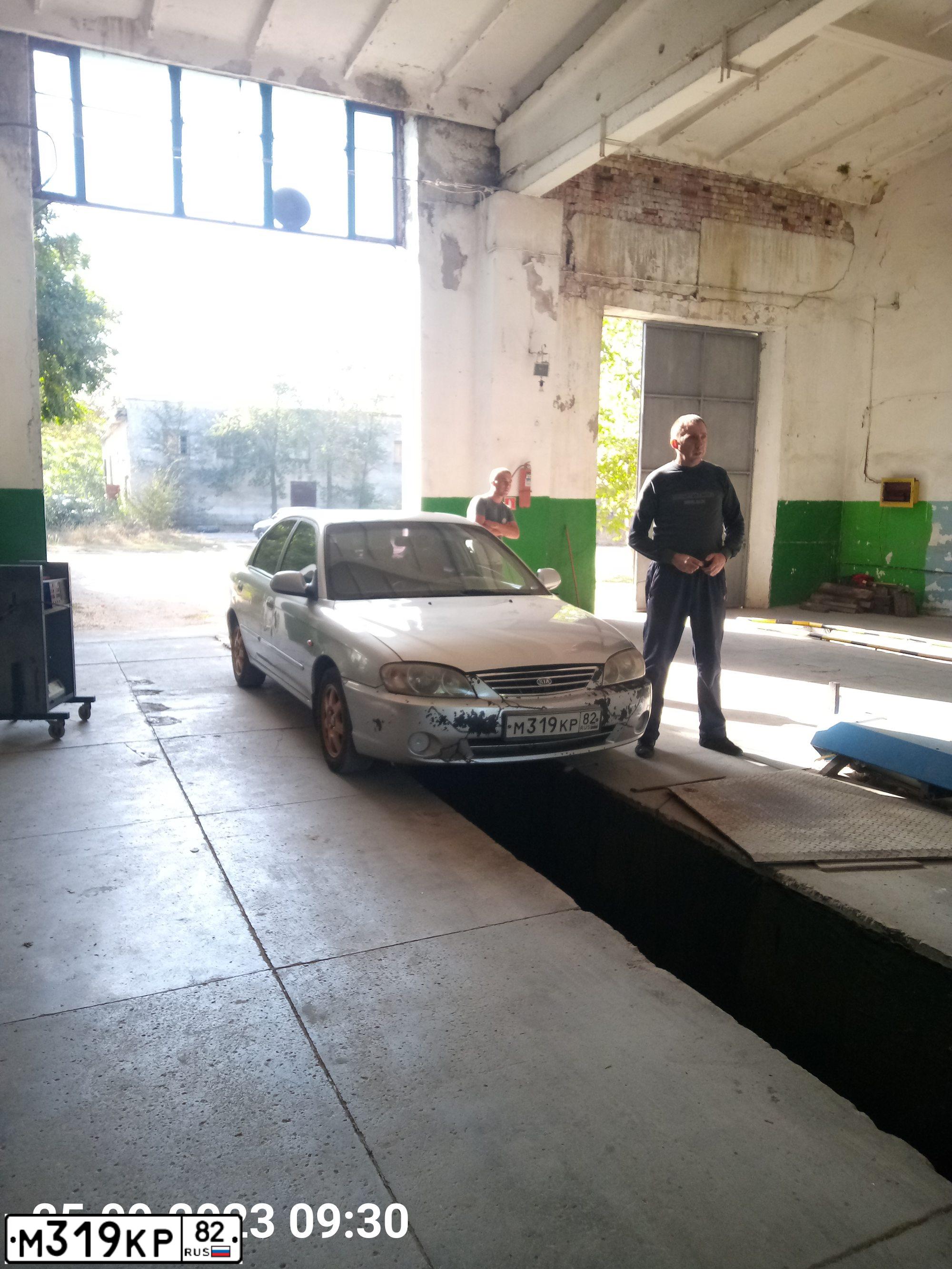 Фото автомобиля KIA SPECTRA, 2008 — госномер М319КР82. Цвет: АЛМАЗНОЕ СЕРЕБРО
