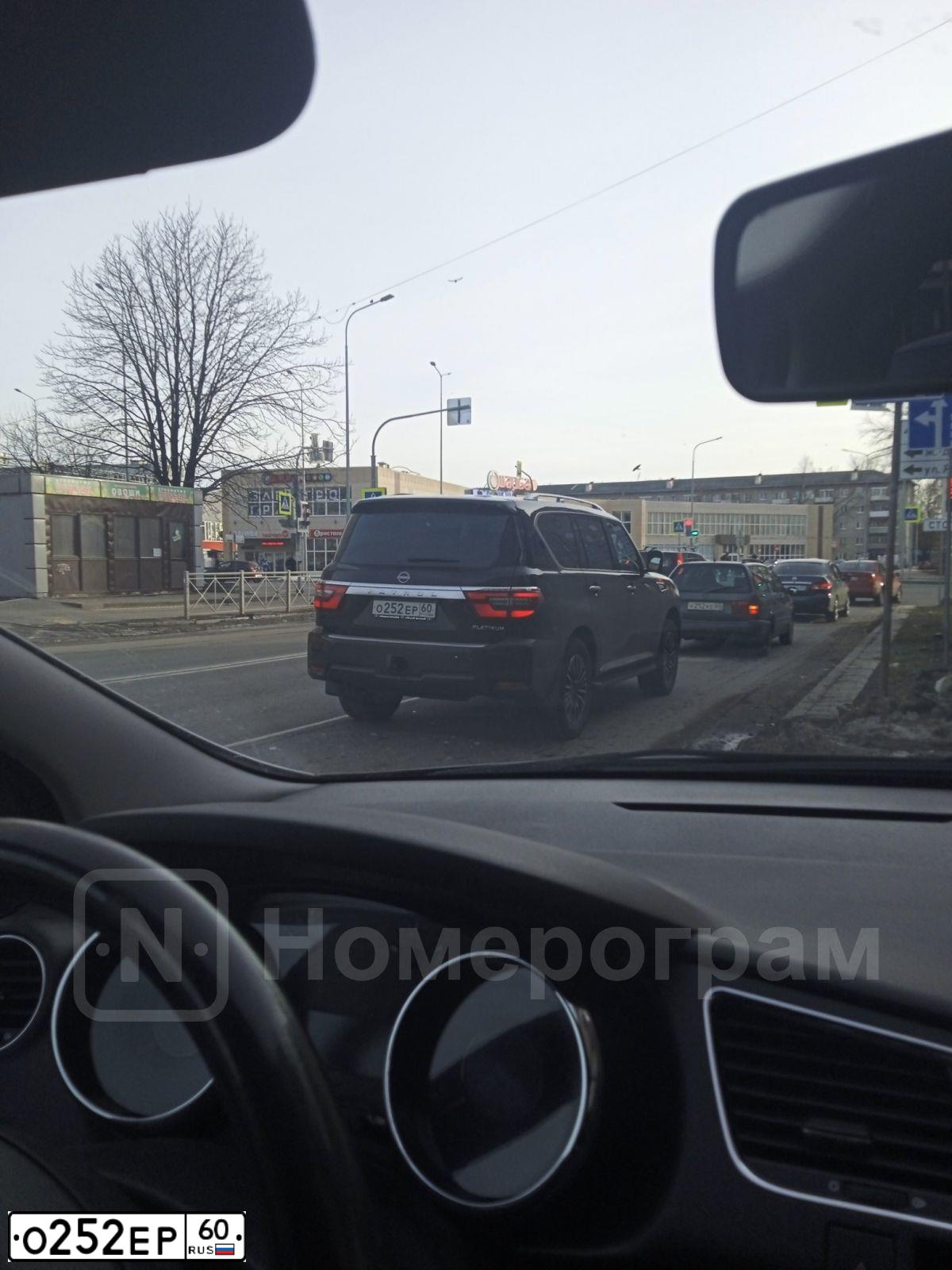 Фото автомобиля HONDA PILOT, 2008 — госномер О252ЕР60. Цвет: СЕРЫЙ