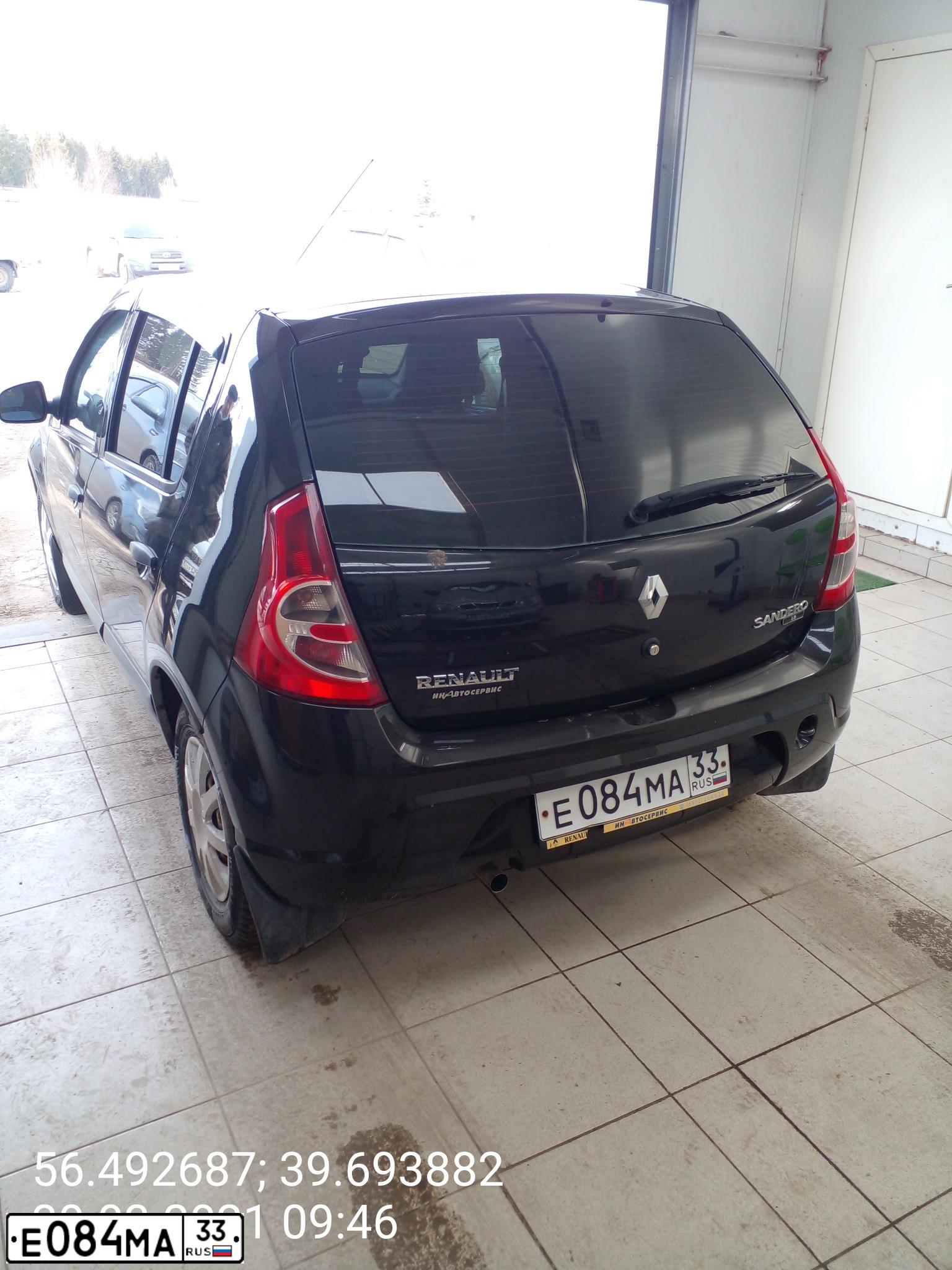 Фото автомобиля RENAULT SANDERO, 2012 — госномер С868ТХ33. Цвет: ЧЕРНЫЙ