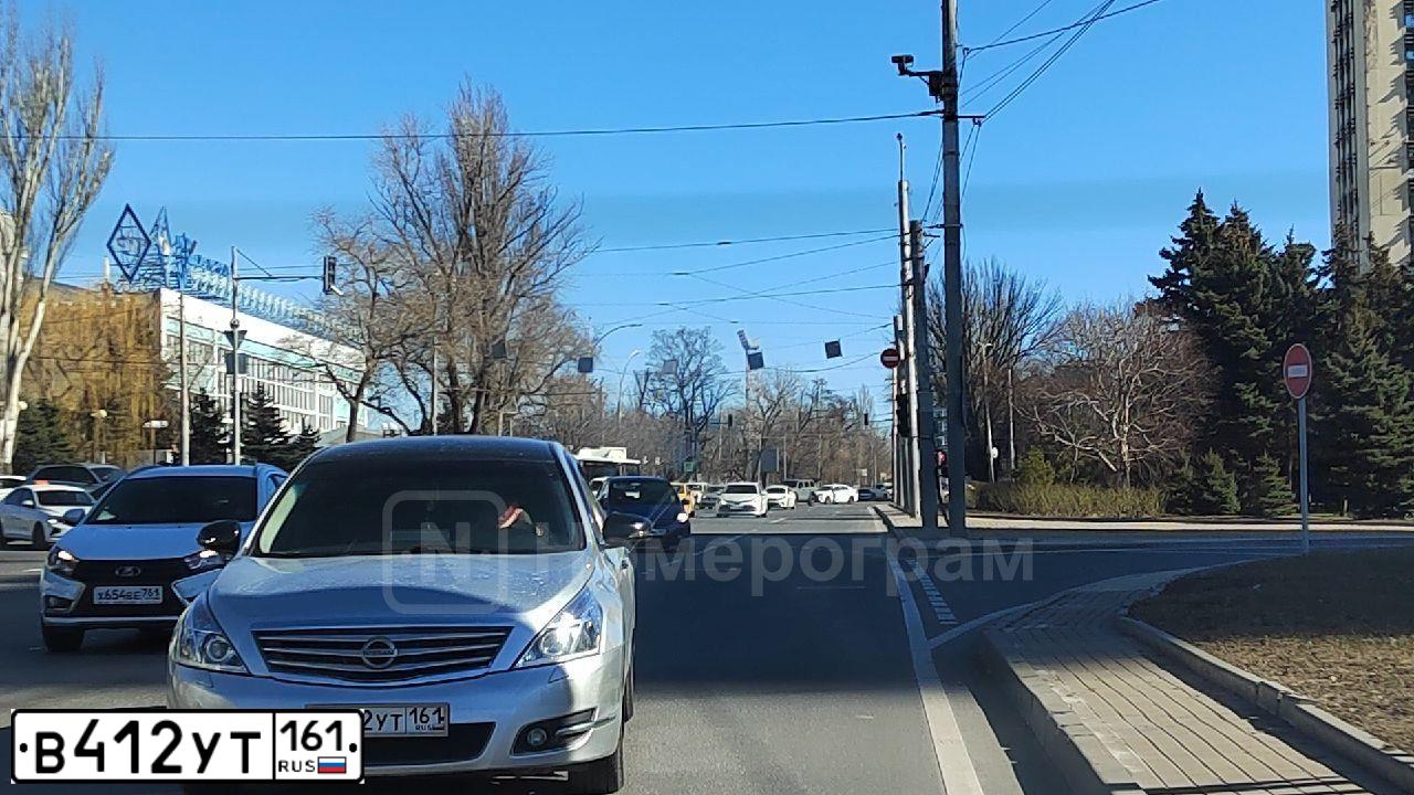 Фото автомобиля NISSAN TEANA, 2011 — госномер У138ЕХ180