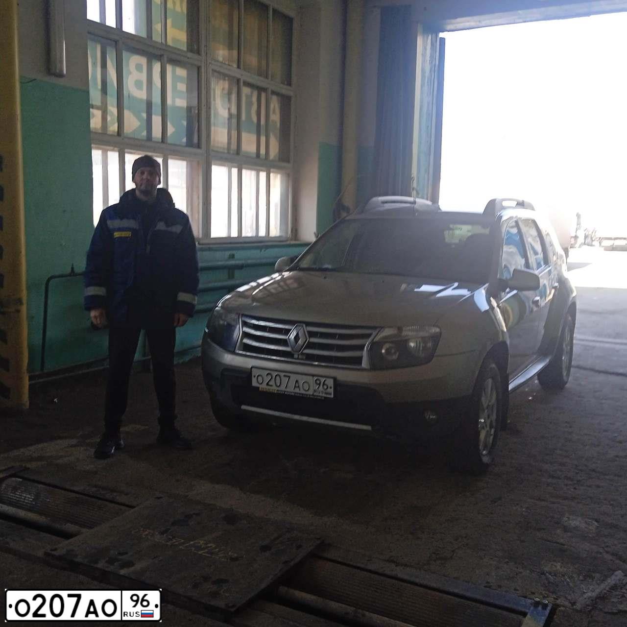 Фото автомобиля LADA 2114 SAMARA, 2009 — госномер Х141ВВ96. Цвет: СЕРО-ЗЕЛЕНЫЙ