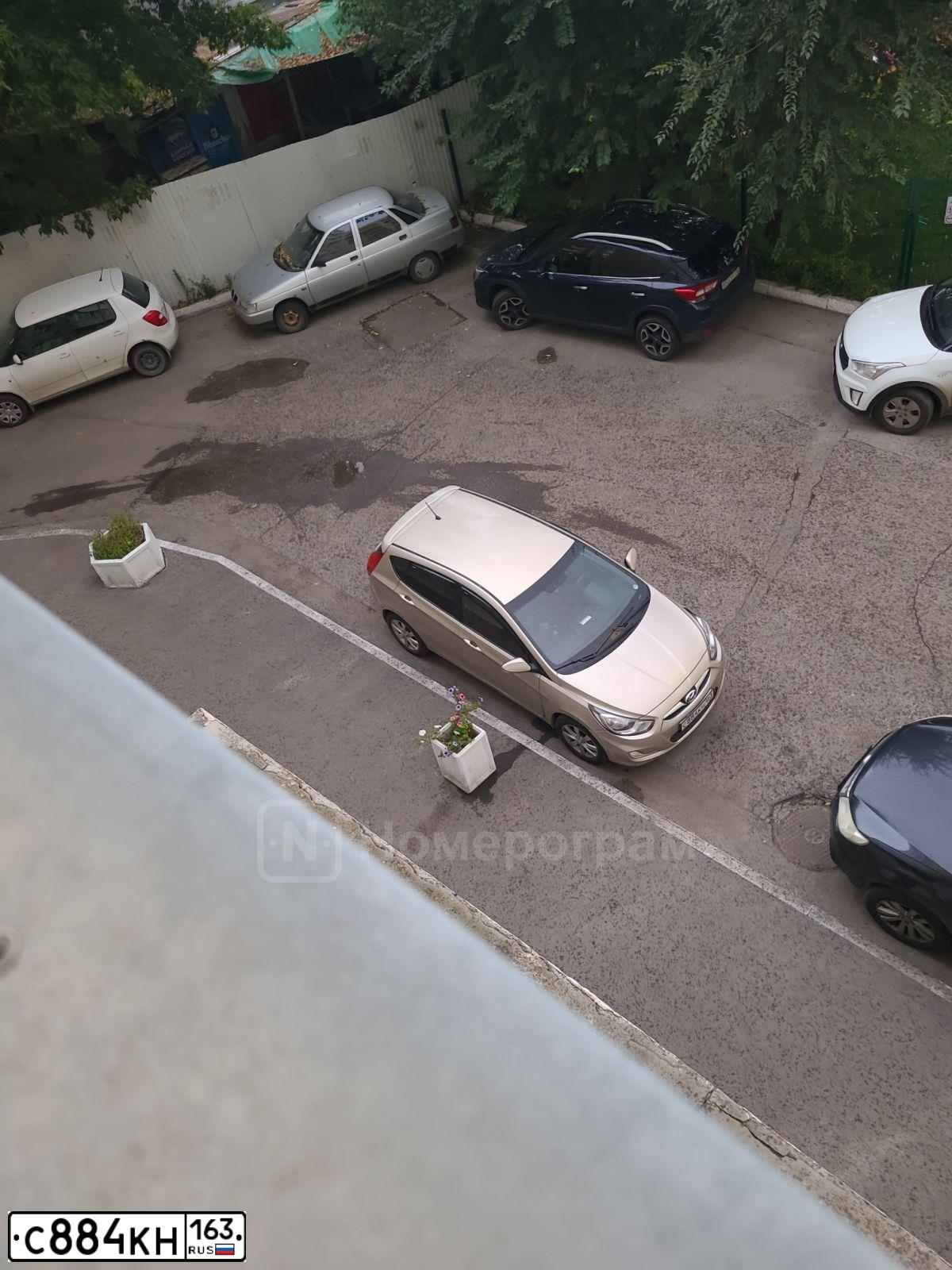 Фото автомобиля HYUNDAI SOLARIS, 2011 — госномер С884КН163. Цвет: СЕРО-БЕЖЕВЫЙ